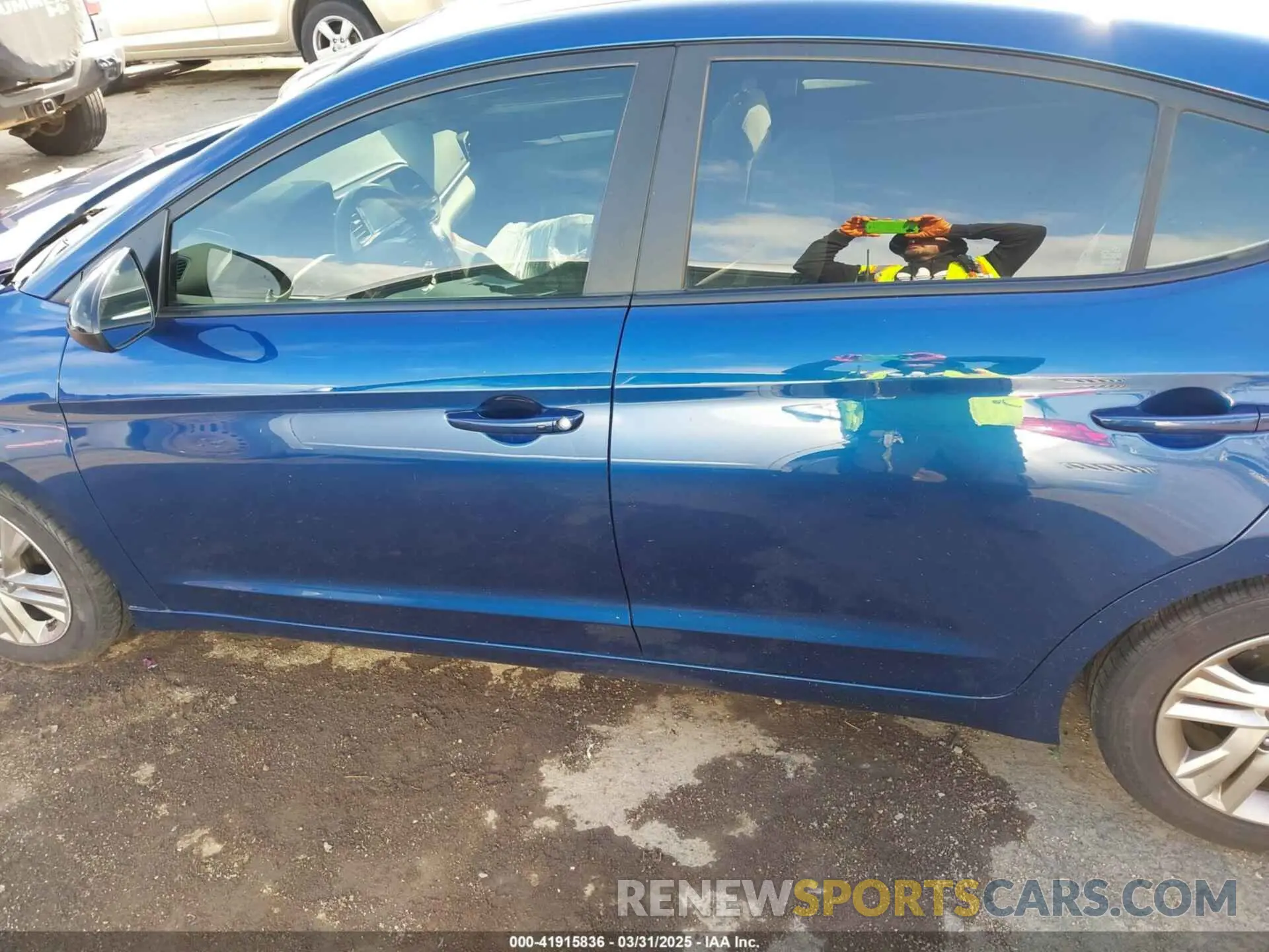 15 Photograph of a damaged car 5NPD84LF3KH419838 HYUNDAI ELANTRA 2019
