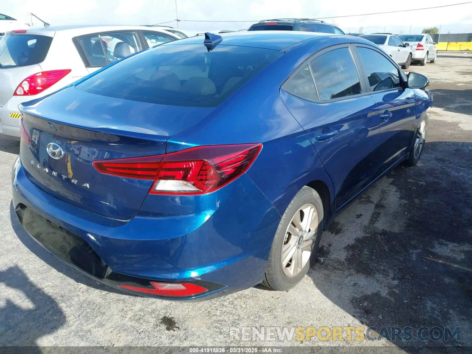 4 Photograph of a damaged car 5NPD84LF3KH419838 HYUNDAI ELANTRA 2019