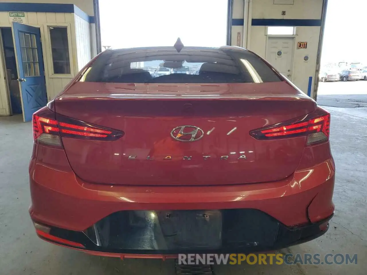 6 Photograph of a damaged car 5NPD84LF3KH422383 HYUNDAI ELANTRA 2019