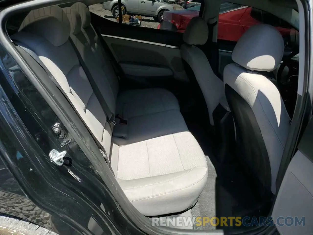 10 Photograph of a damaged car 5NPD84LF3KH426983 HYUNDAI ELANTRA 2019