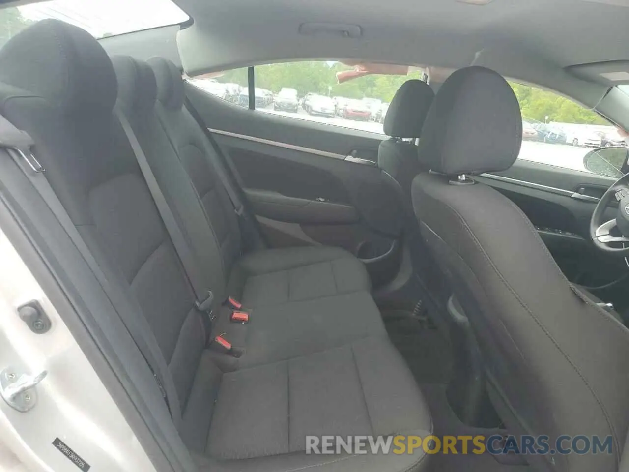 10 Photograph of a damaged car 5NPD84LF3KH437255 HYUNDAI ELANTRA 2019