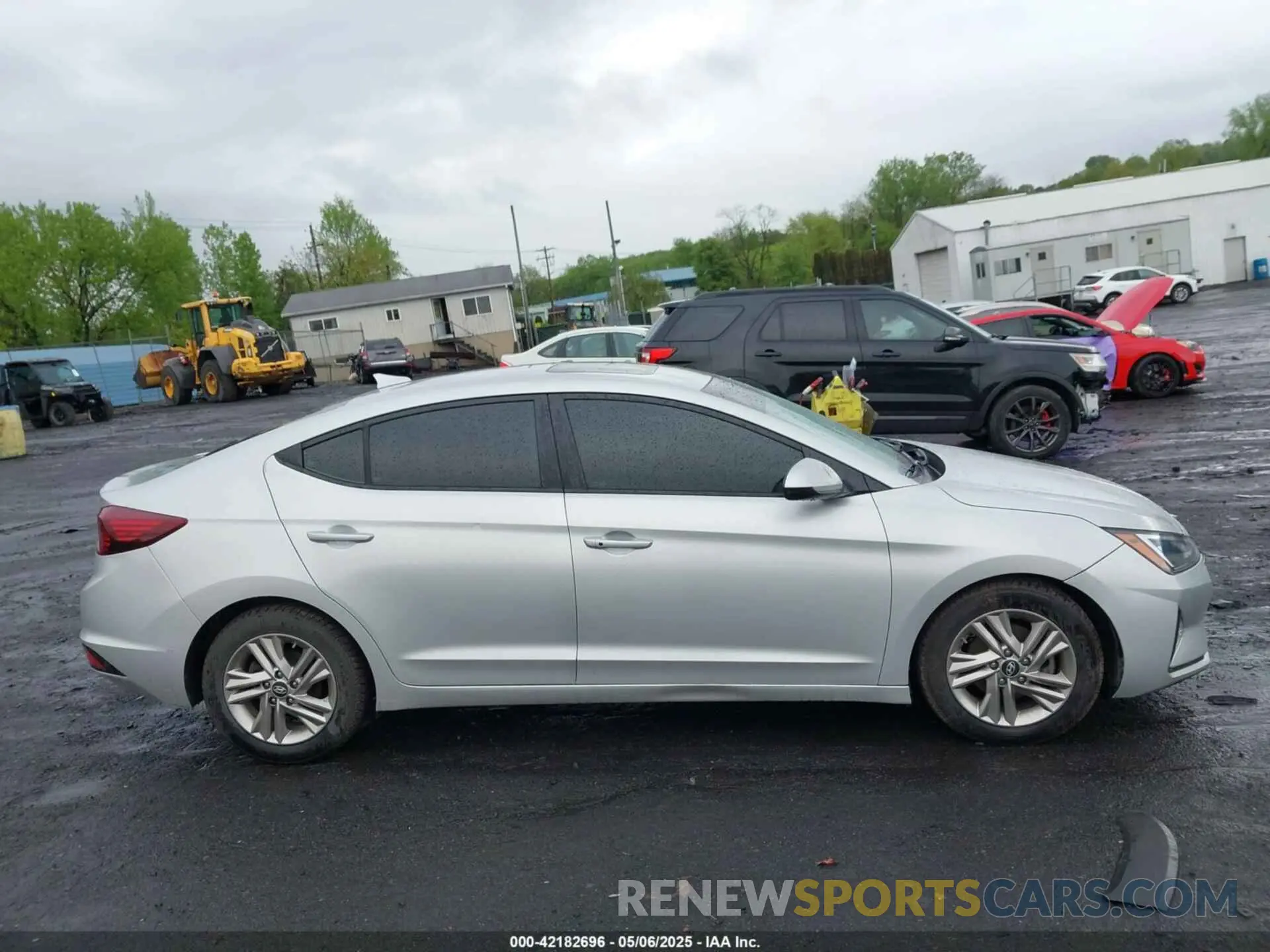 13 Photograph of a damaged car 5NPD84LF3KH450555 HYUNDAI ELANTRA 2019