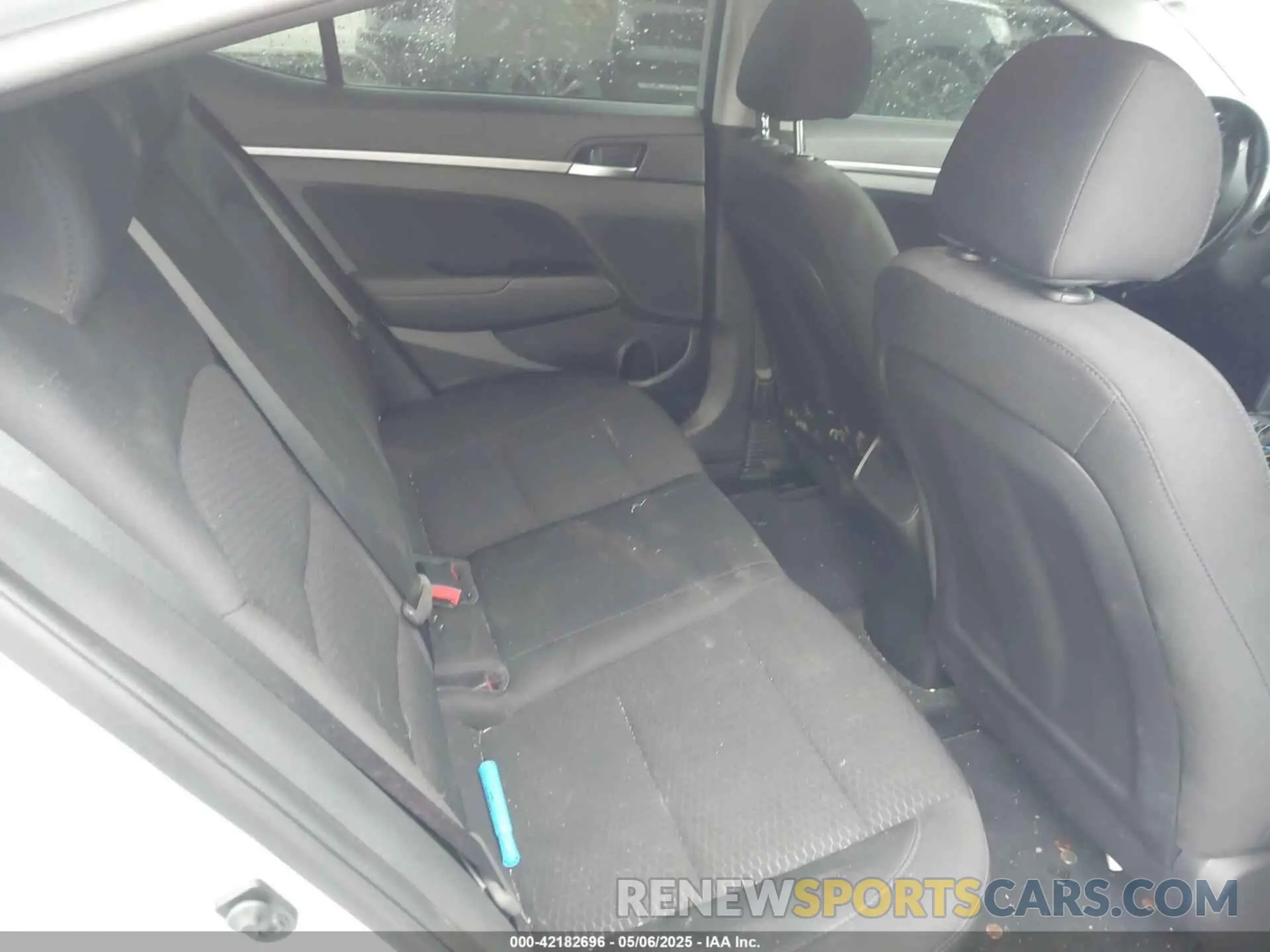 8 Photograph of a damaged car 5NPD84LF3KH450555 HYUNDAI ELANTRA 2019