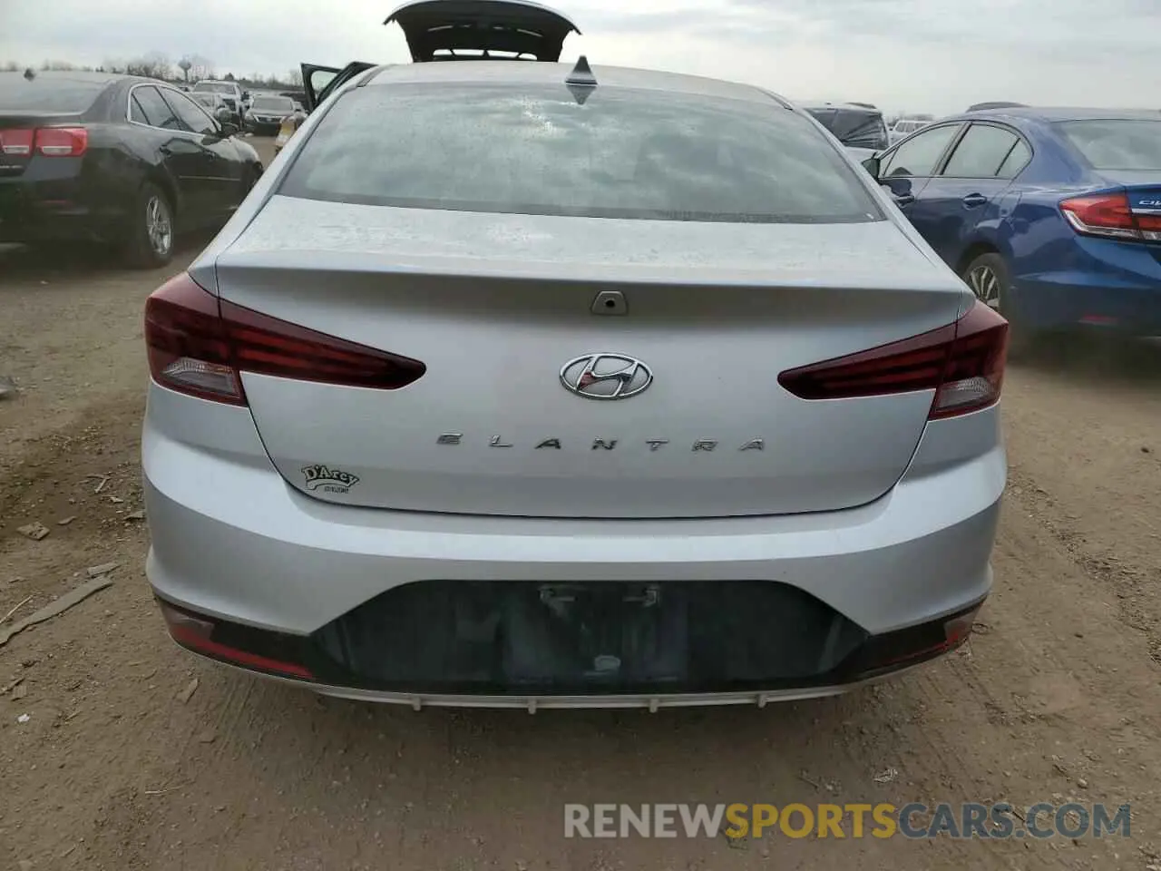 6 Photograph of a damaged car 5NPD84LF3KH452712 HYUNDAI ELANTRA 2019