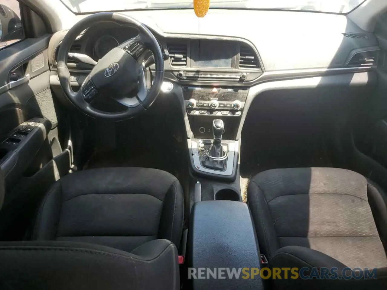 8 Photograph of a damaged car 5NPD84LF3KH461779 HYUNDAI ELANTRA 2019