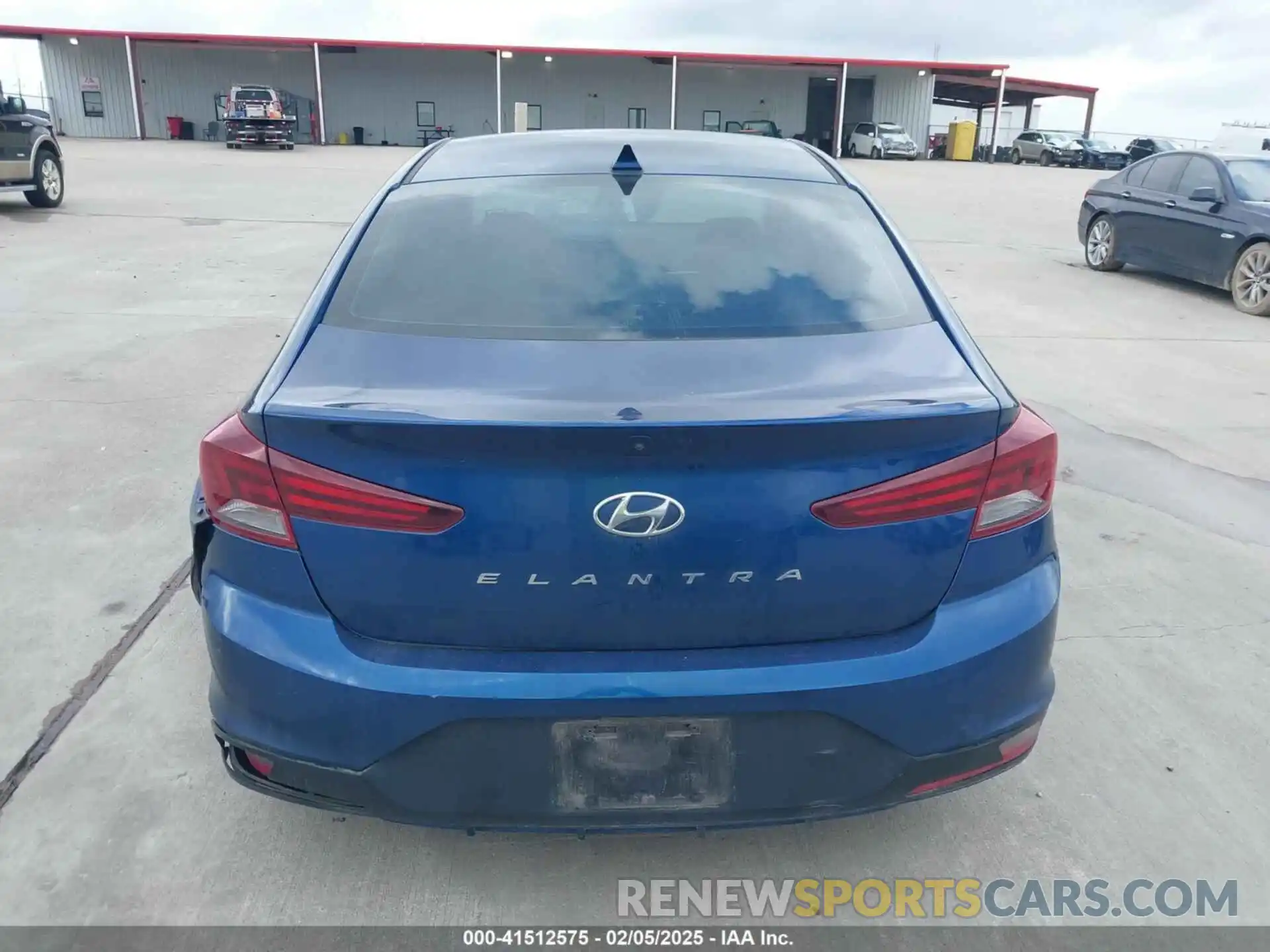 16 Photograph of a damaged car 5NPD84LF3KH476931 HYUNDAI ELANTRA 2019