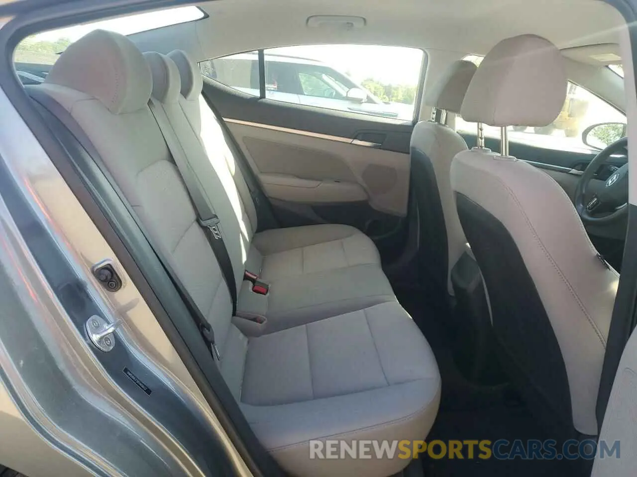 10 Photograph of a damaged car 5NPD84LF3KH488657 HYUNDAI ELANTRA 2019