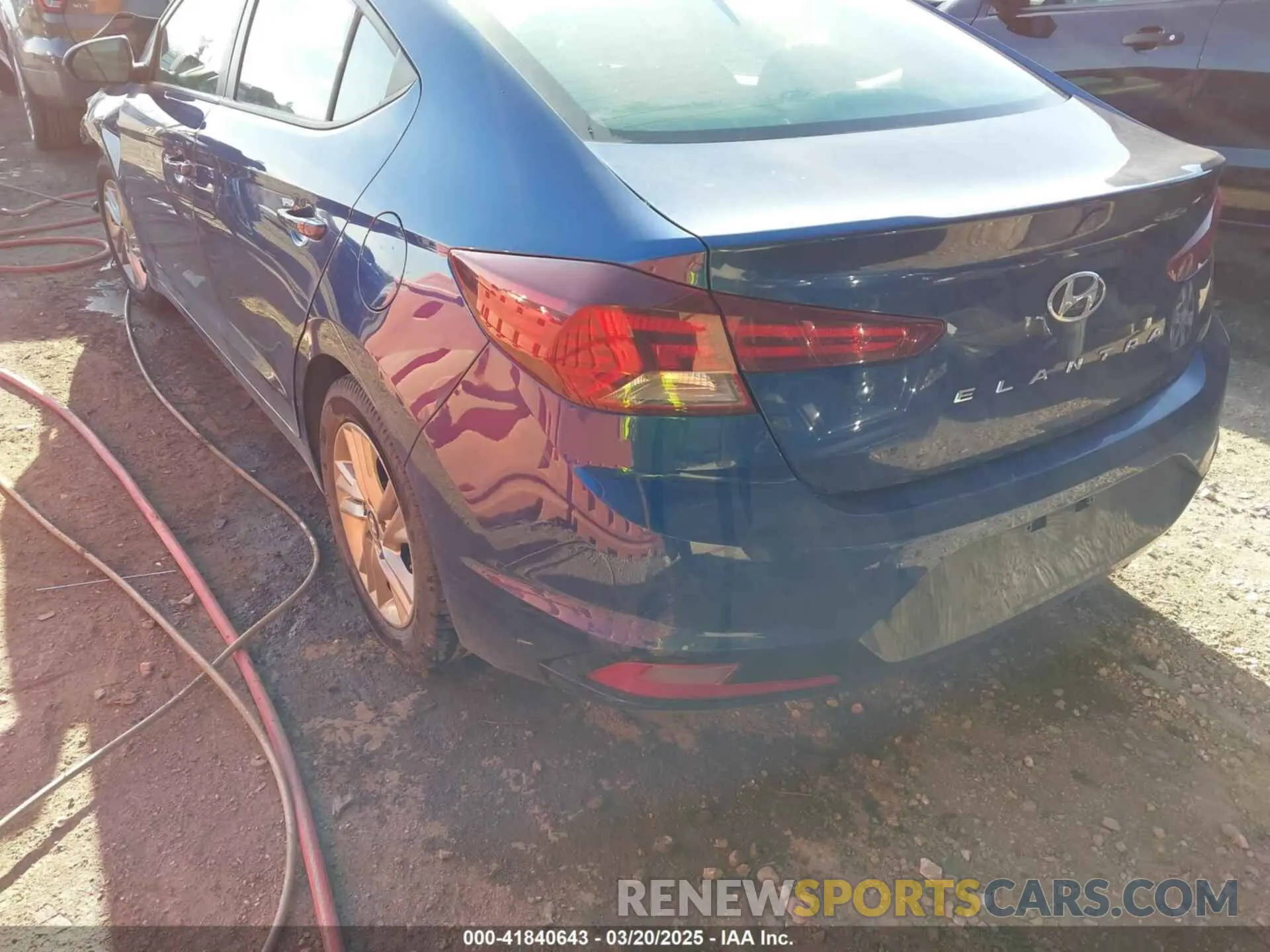 3 Photograph of a damaged car 5NPD84LF4KH412557 HYUNDAI ELANTRA 2019