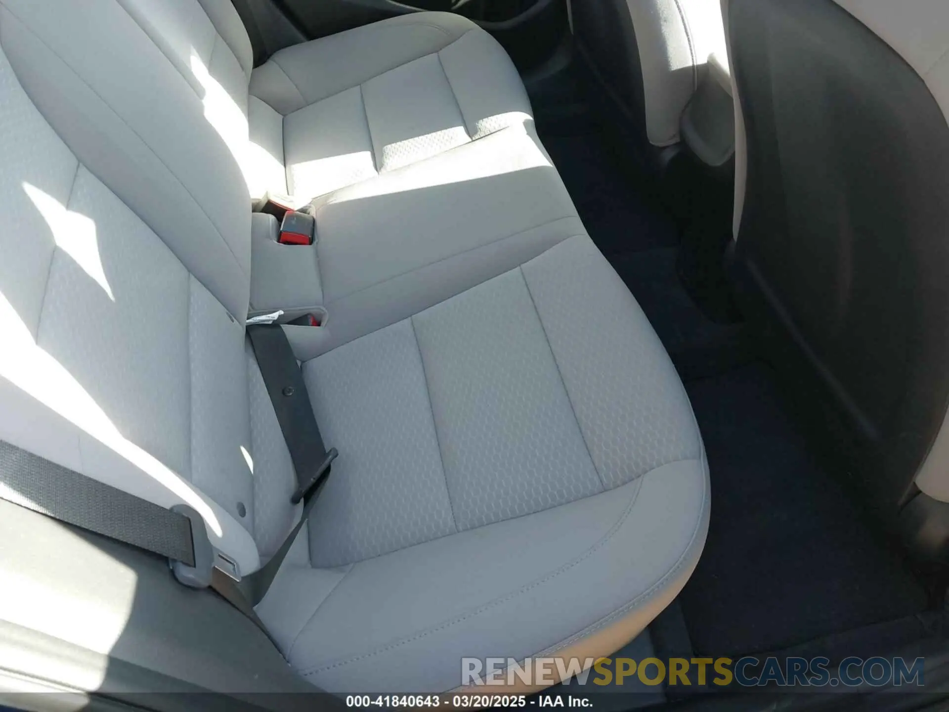 8 Photograph of a damaged car 5NPD84LF4KH412557 HYUNDAI ELANTRA 2019