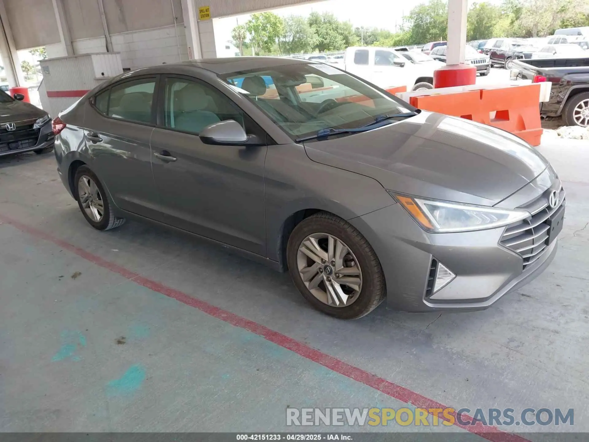 1 Photograph of a damaged car 5NPD84LF4KH425003 HYUNDAI ELANTRA 2019