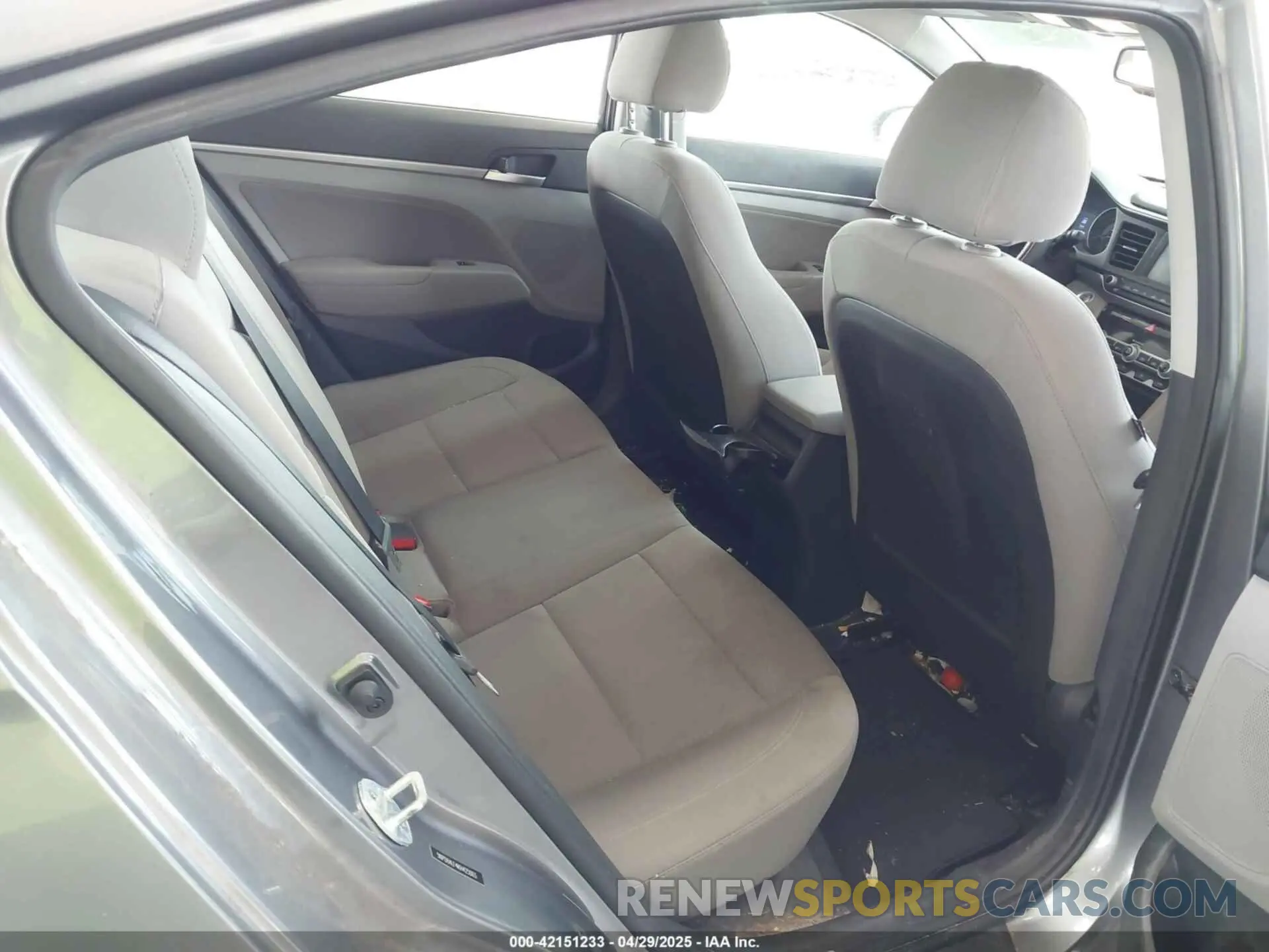 8 Photograph of a damaged car 5NPD84LF4KH425003 HYUNDAI ELANTRA 2019