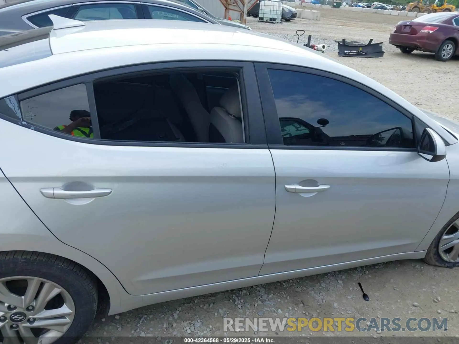 14 Photograph of a damaged car 5NPD84LF4KH426118 HYUNDAI ELANTRA 2019