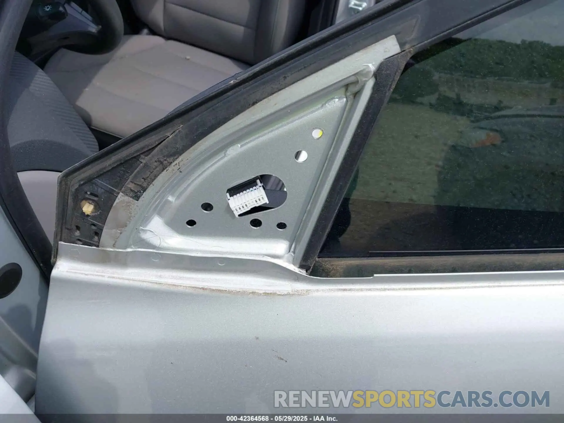 6 Photograph of a damaged car 5NPD84LF4KH426118 HYUNDAI ELANTRA 2019