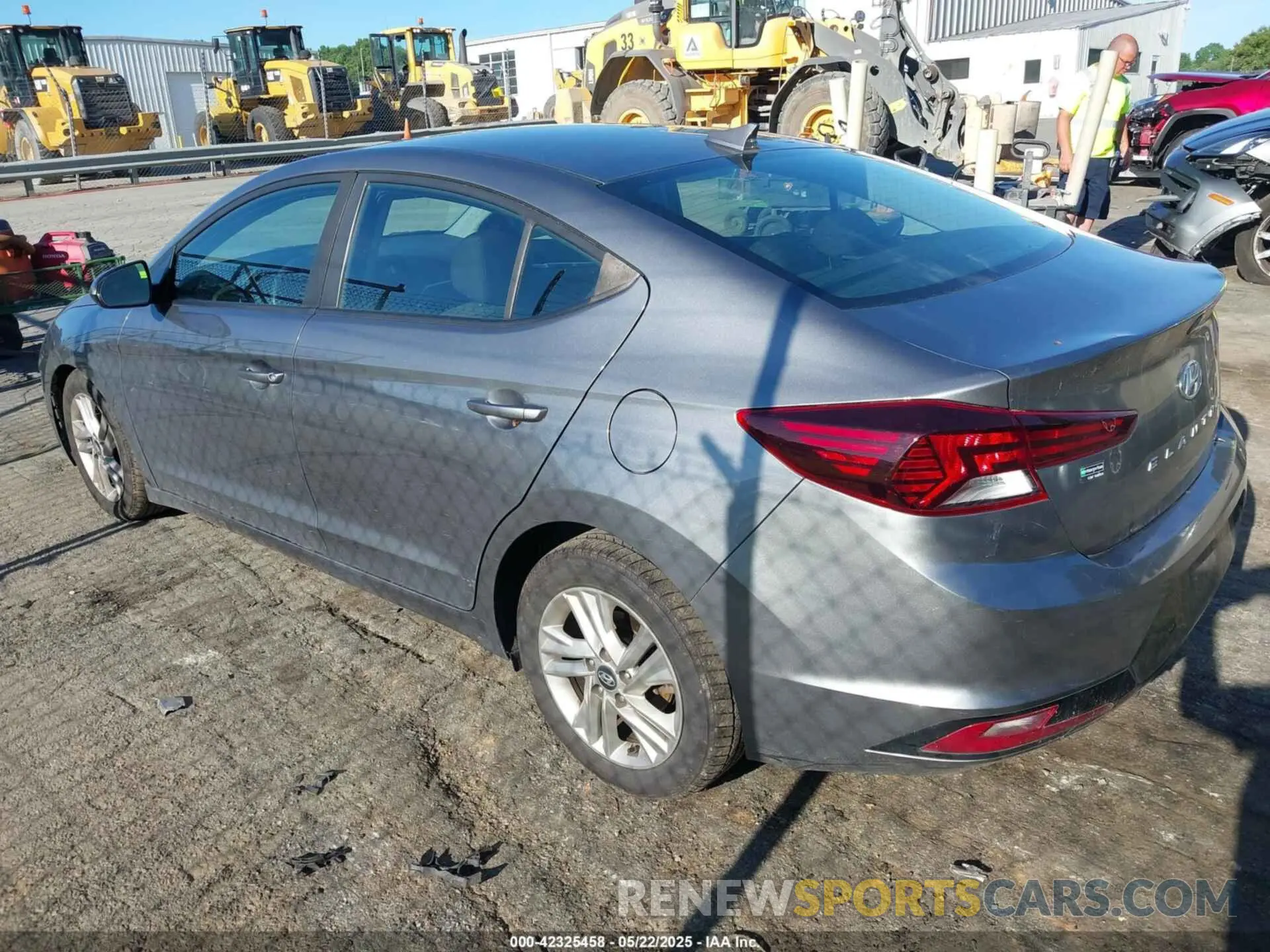 3 Photograph of a damaged car 5NPD84LF4KH428516 HYUNDAI ELANTRA 2019