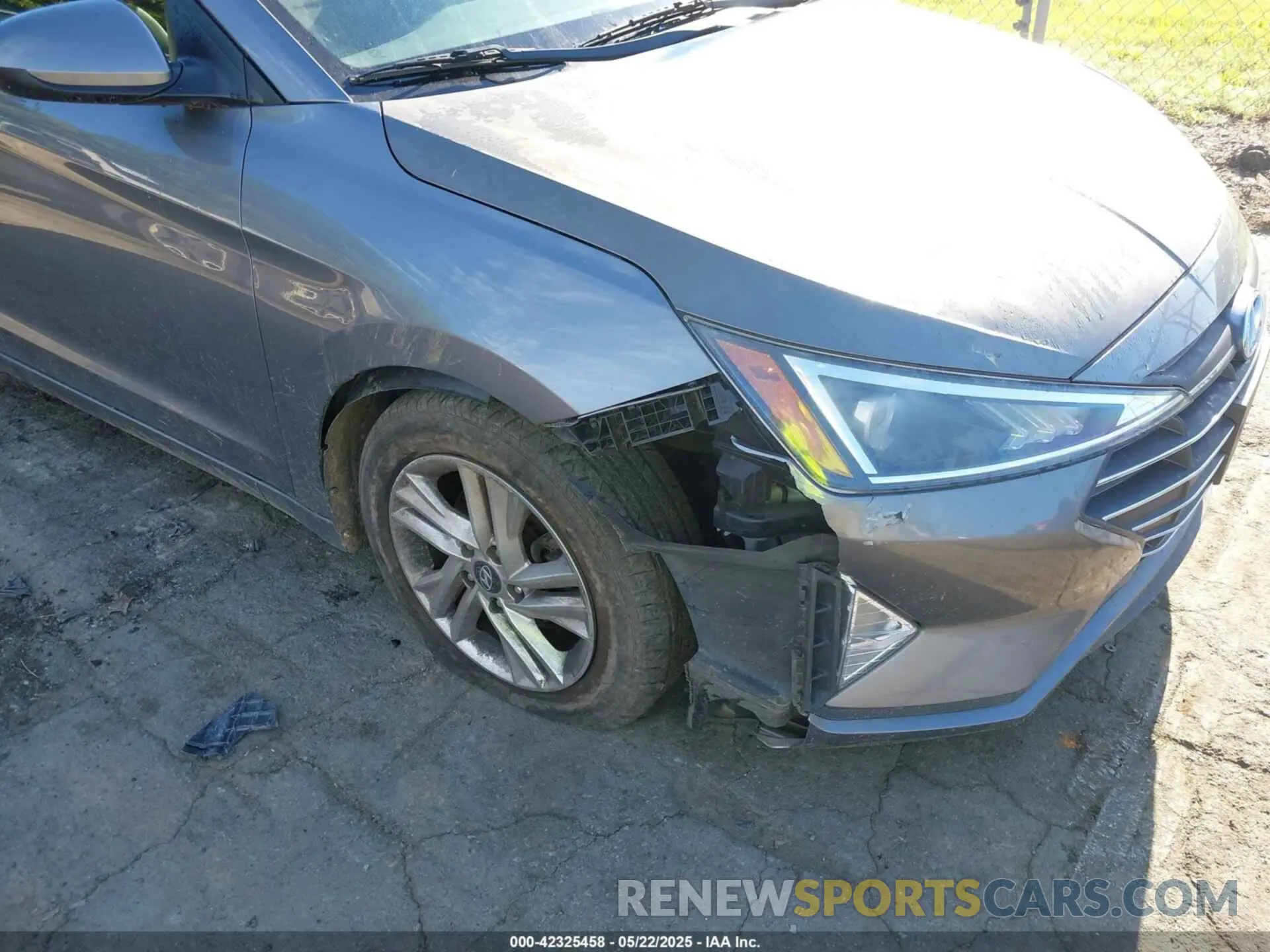 6 Photograph of a damaged car 5NPD84LF4KH428516 HYUNDAI ELANTRA 2019