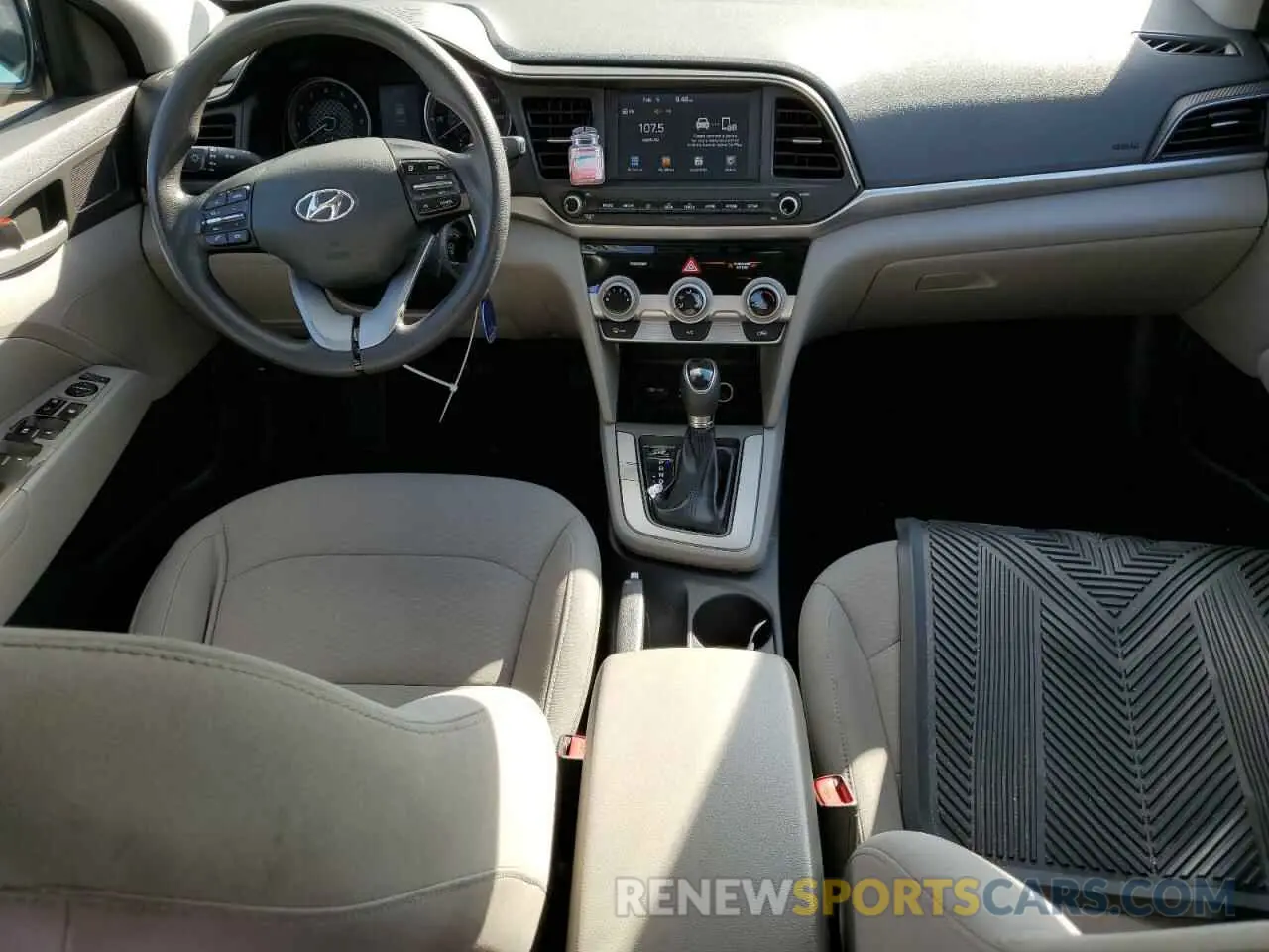 8 Photograph of a damaged car 5NPD84LF4KH442934 HYUNDAI ELANTRA 2019