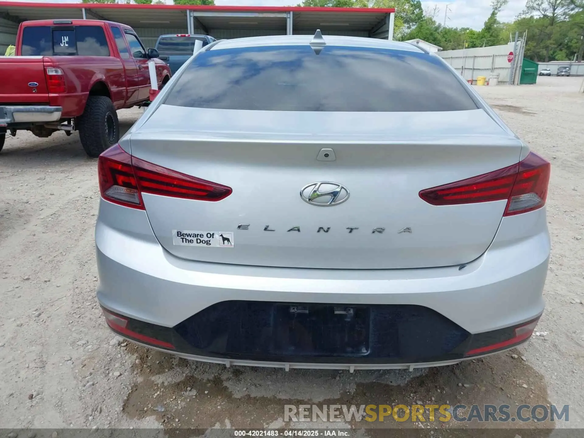 17 Photograph of a damaged car 5NPD84LF4KH446742 HYUNDAI ELANTRA 2019