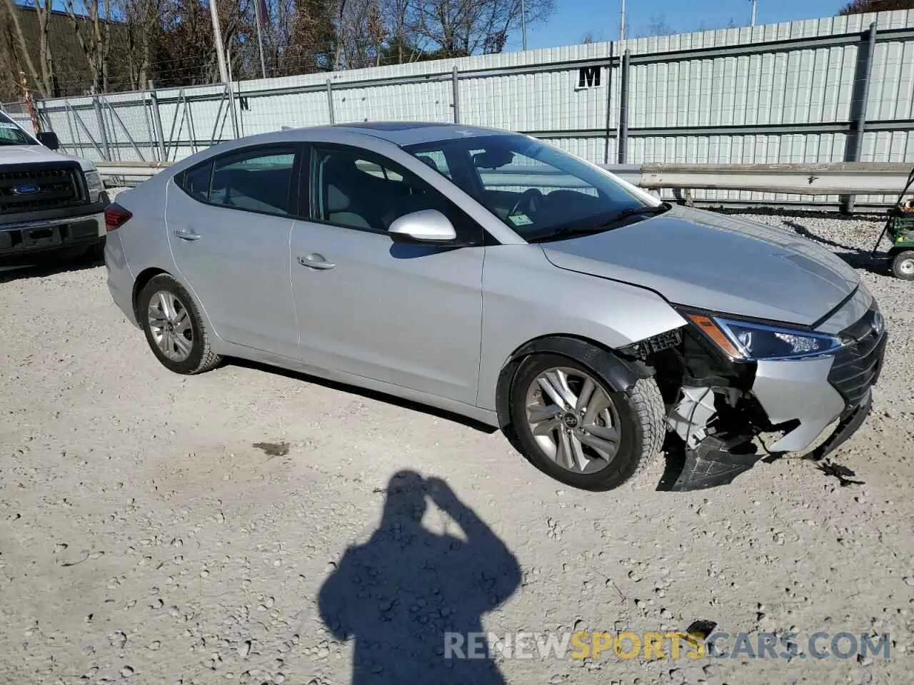 4 Photograph of a damaged car 5NPD84LF4KH453772 HYUNDAI ELANTRA 2019