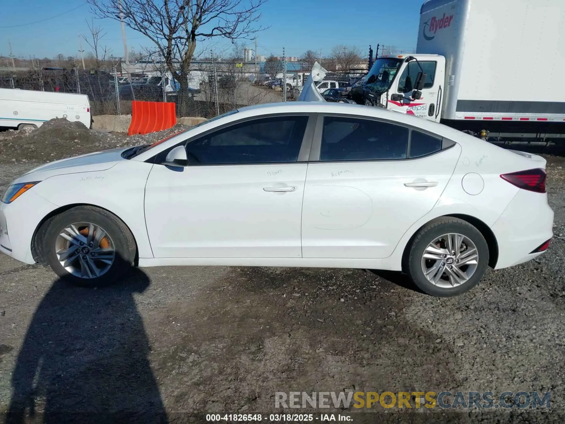 14 Photograph of a damaged car 5NPD84LF4KH460401 HYUNDAI ELANTRA 2019