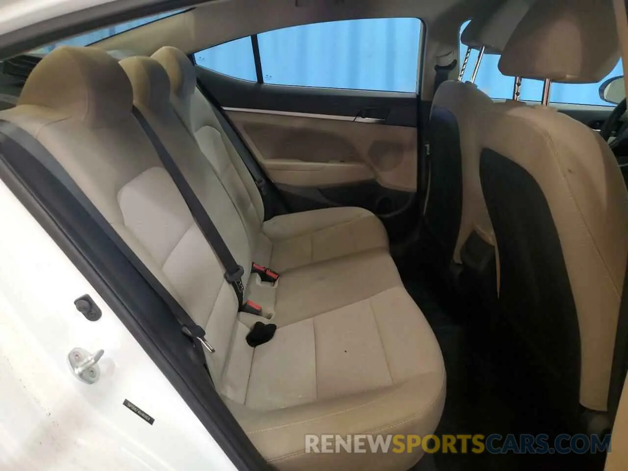 10 Photograph of a damaged car 5NPD84LF4KH469924 HYUNDAI ELANTRA 2019