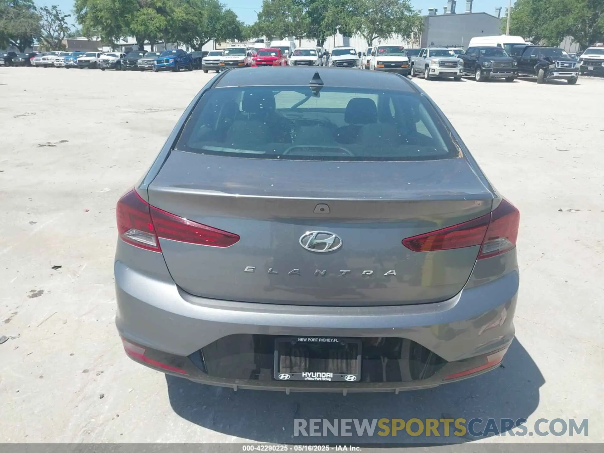 16 Photograph of a damaged car 5NPD84LF4KH476002 HYUNDAI ELANTRA 2019