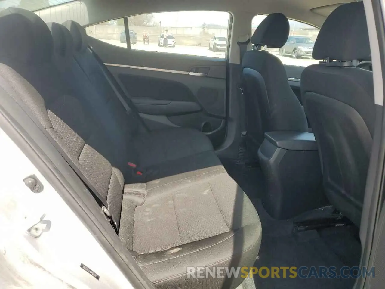 10 Photograph of a damaged car 5NPD84LF4KH478297 HYUNDAI ELANTRA 2019