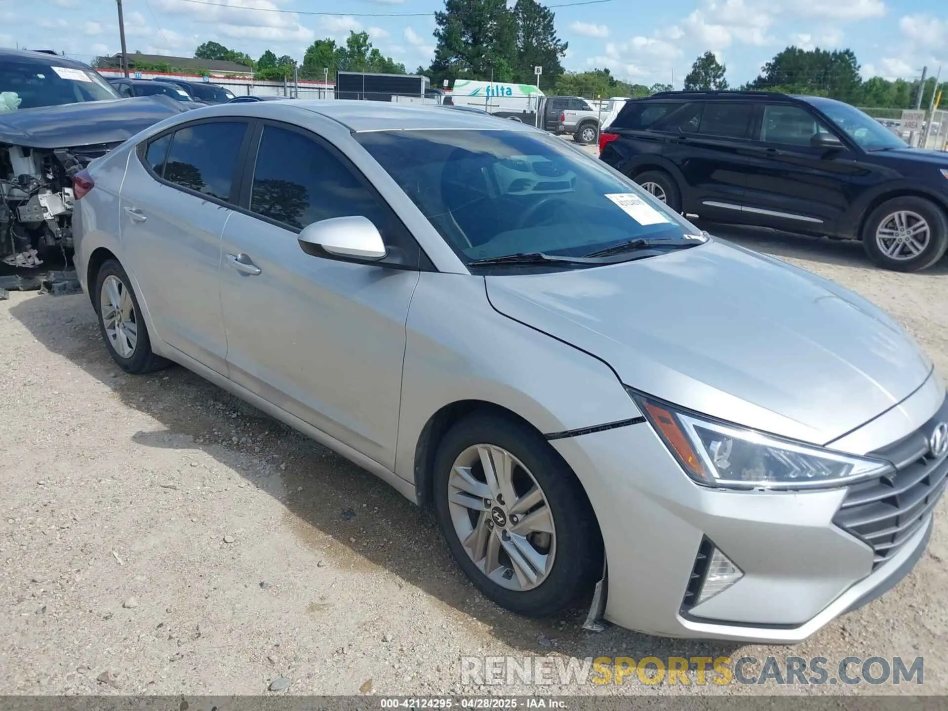 1 Photograph of a damaged car 5NPD84LF5KH404564 HYUNDAI ELANTRA 2019
