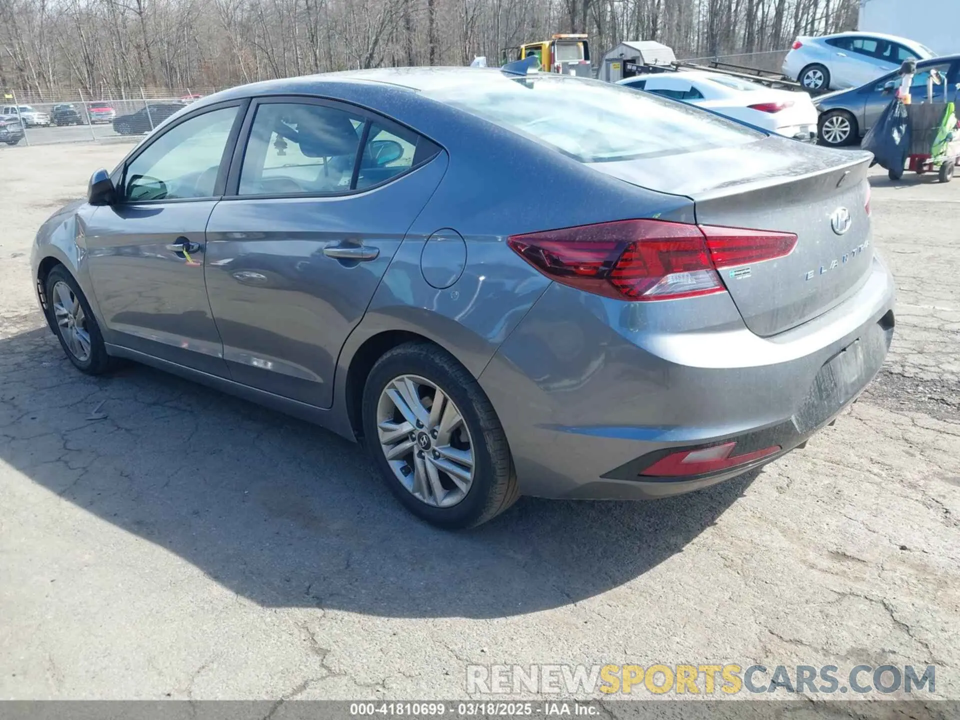 3 Photograph of a damaged car 5NPD84LF5KH404841 HYUNDAI ELANTRA 2019