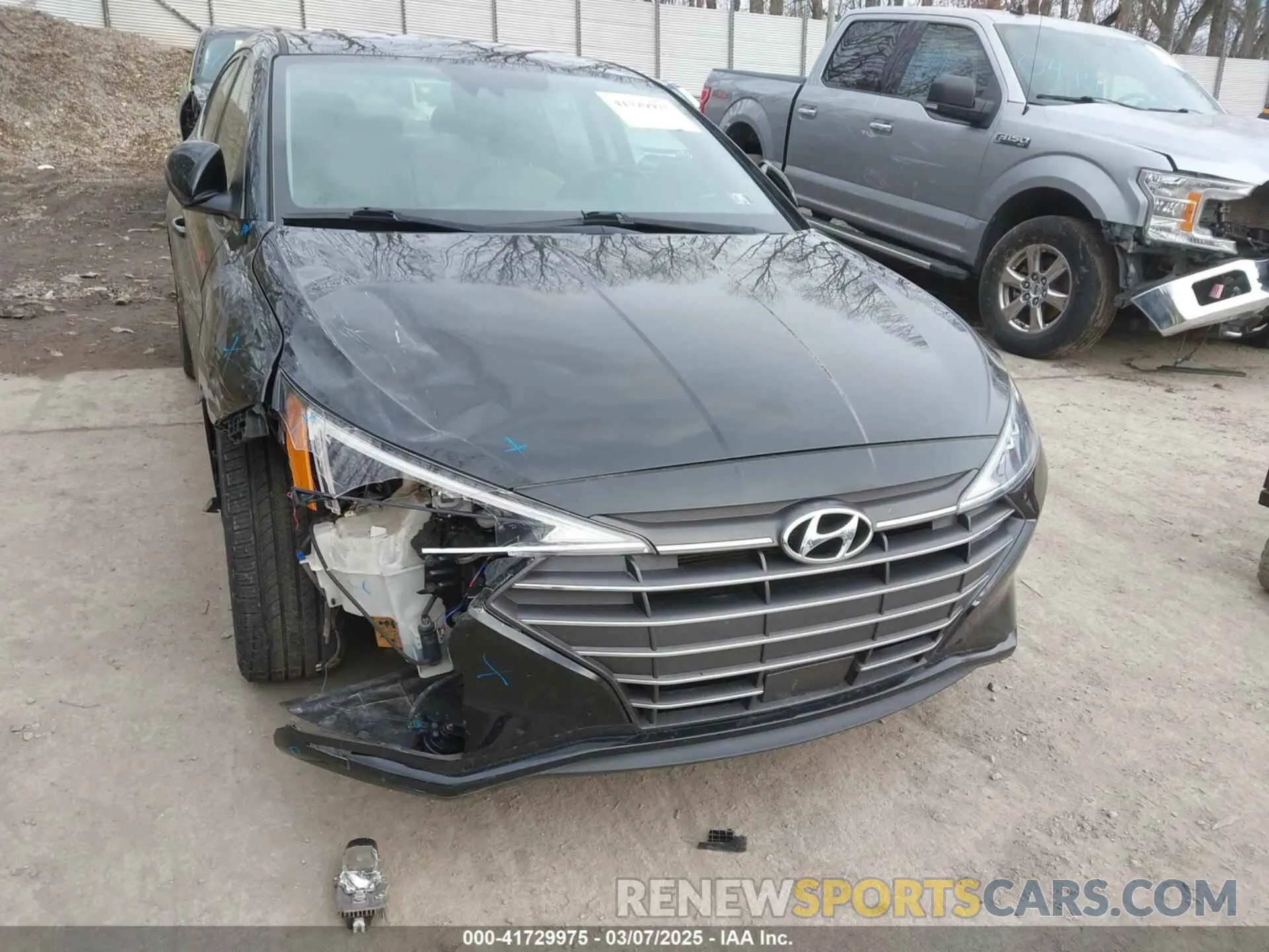 22 Photograph of a damaged car 5NPD84LF5KH409568 HYUNDAI ELANTRA 2019