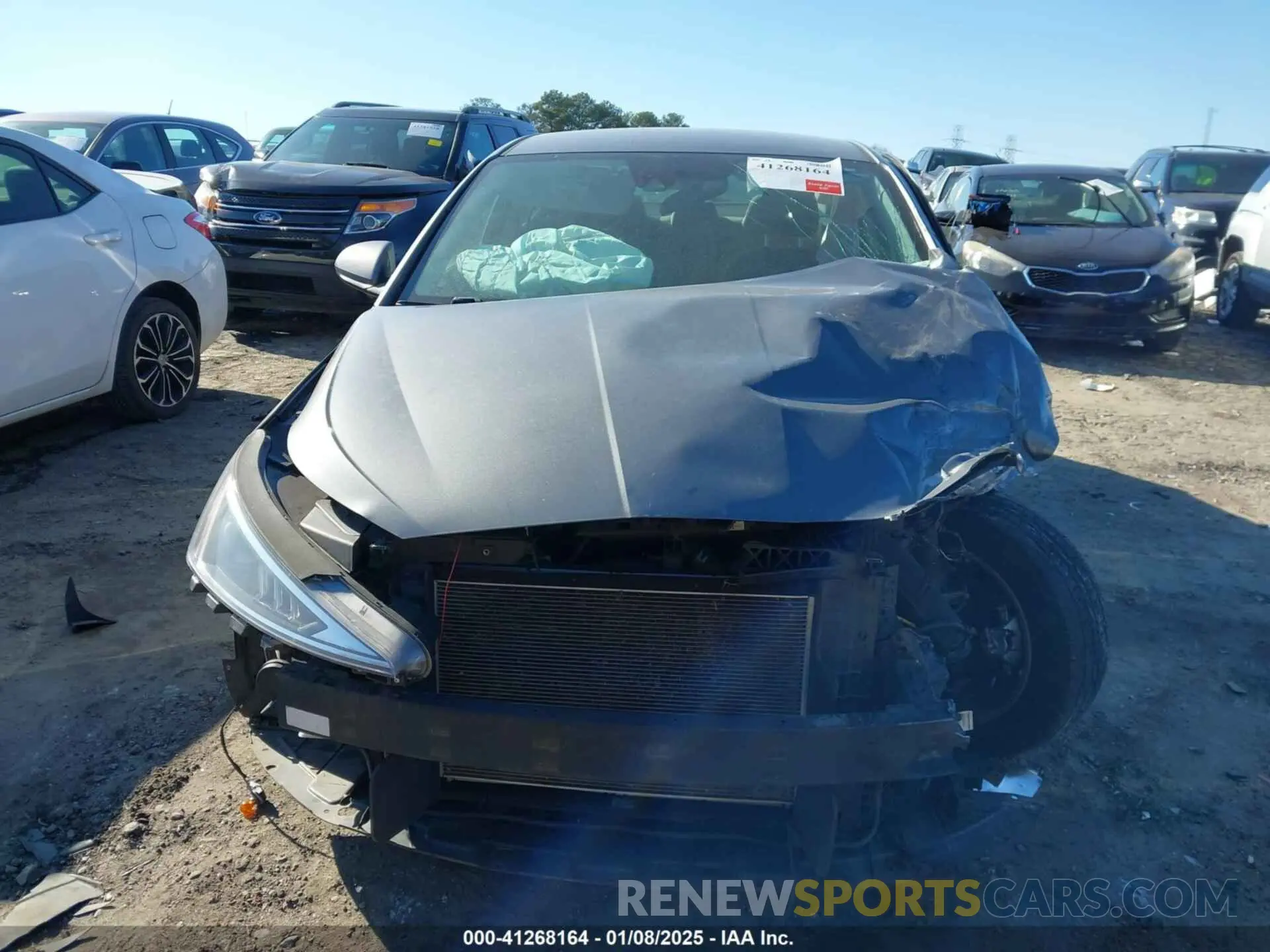 12 Photograph of a damaged car 5NPD84LF5KH420361 HYUNDAI ELANTRA 2019