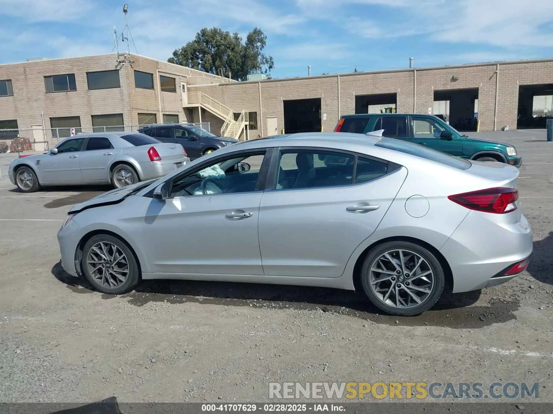 14 Photograph of a damaged car 5NPD84LF5KH422191 HYUNDAI ELANTRA 2019