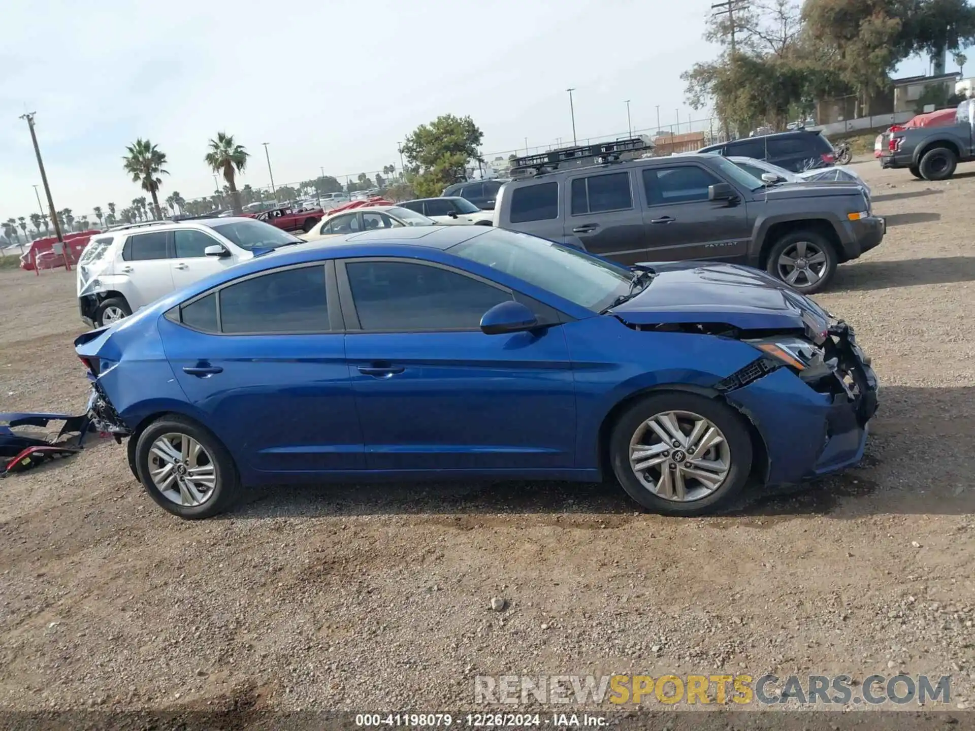 14 Photograph of a damaged car 5NPD84LF5KH434633 HYUNDAI ELANTRA 2019