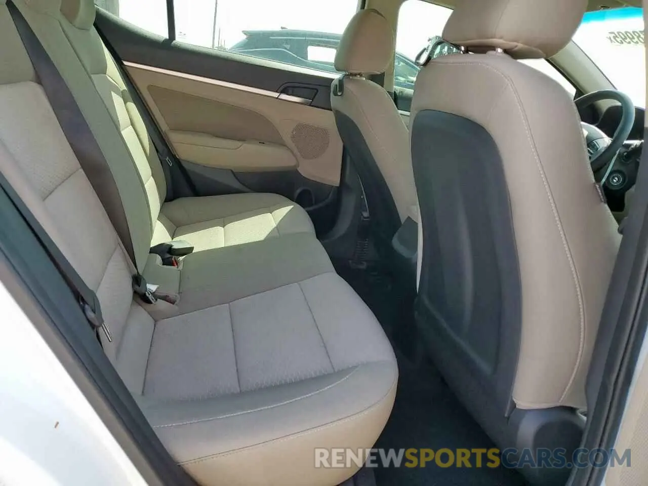 10 Photograph of a damaged car 5NPD84LF5KH437208 HYUNDAI ELANTRA 2019