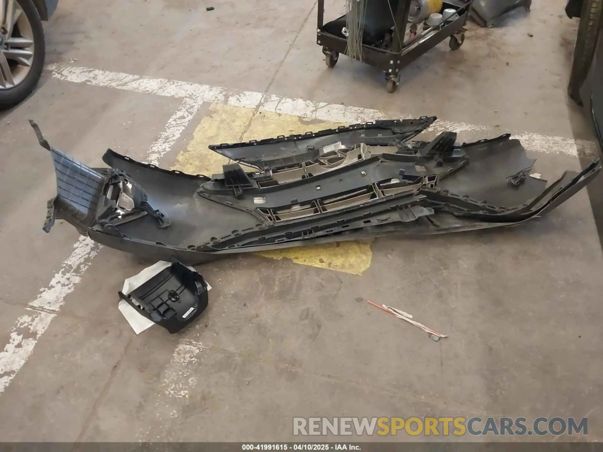 11 Photograph of a damaged car 5NPD84LF5KH438603 HYUNDAI ELANTRA 2019