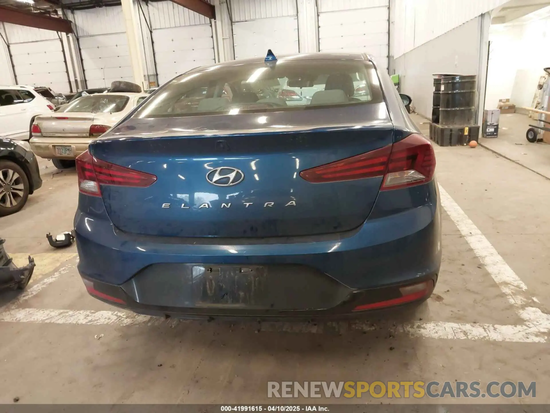 16 Photograph of a damaged car 5NPD84LF5KH438603 HYUNDAI ELANTRA 2019