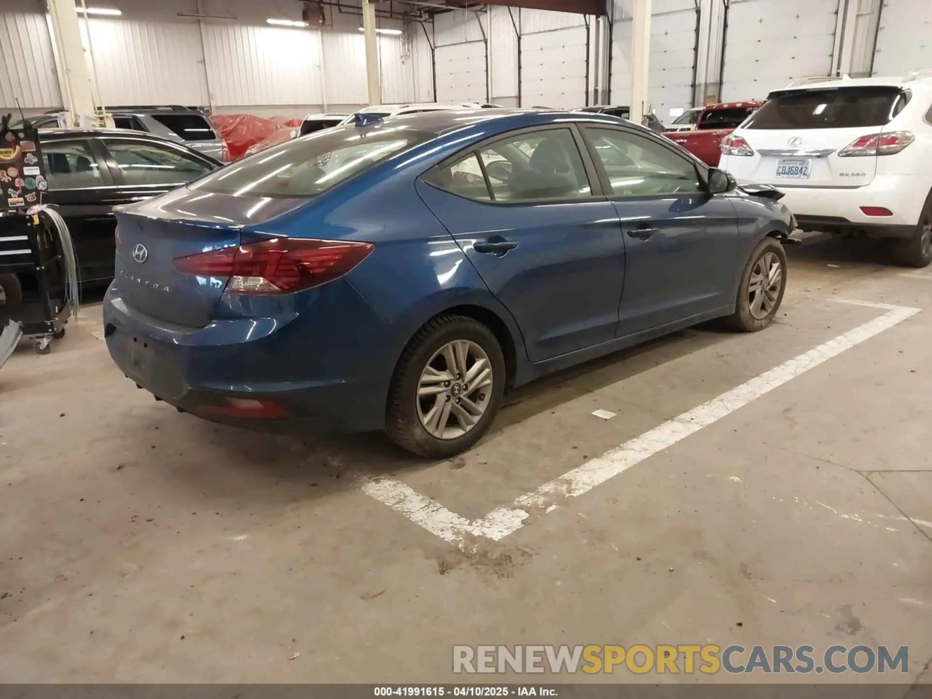 4 Photograph of a damaged car 5NPD84LF5KH438603 HYUNDAI ELANTRA 2019