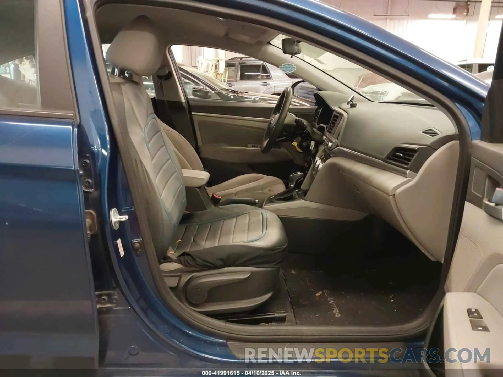 5 Photograph of a damaged car 5NPD84LF5KH438603 HYUNDAI ELANTRA 2019