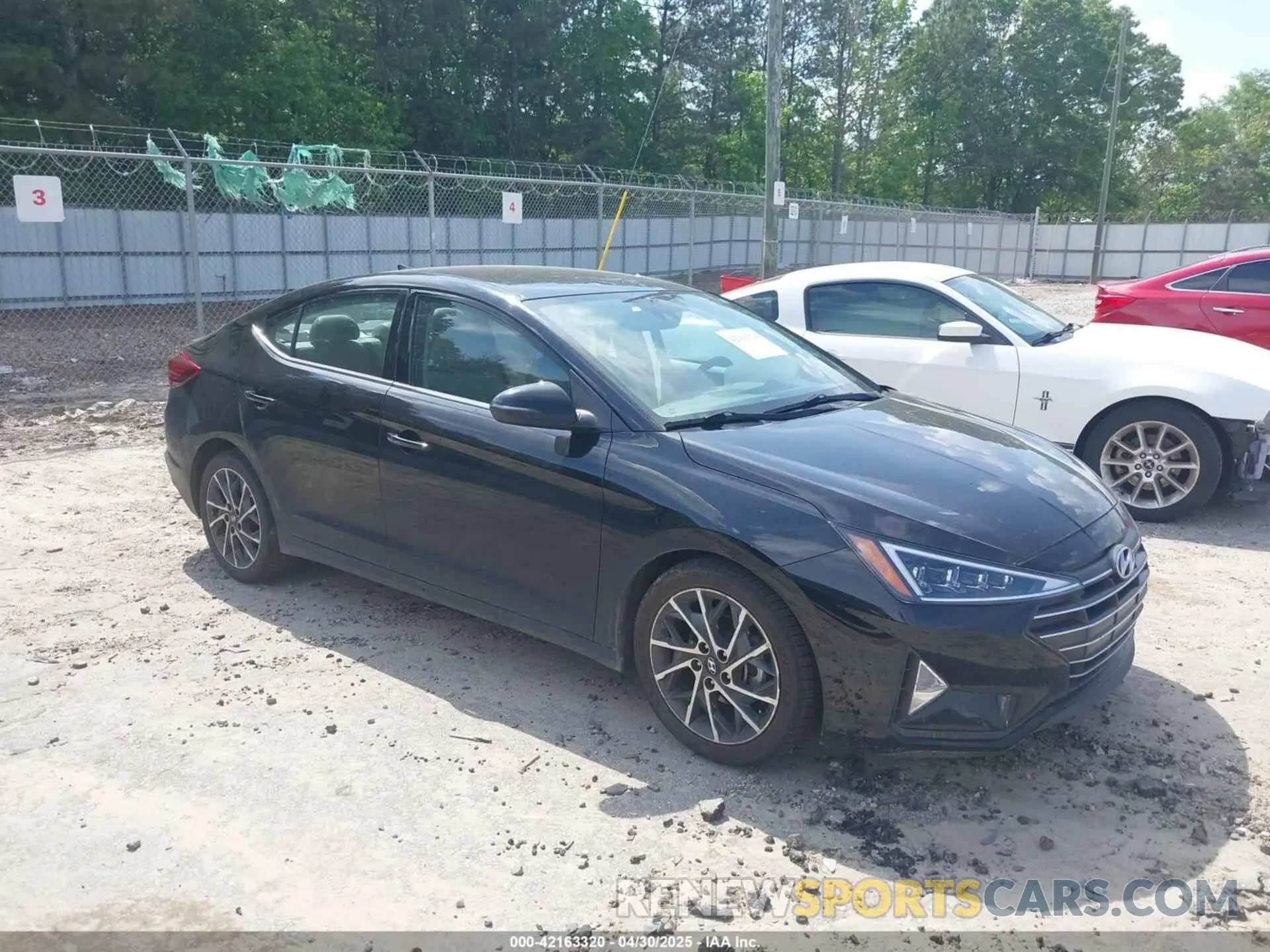 1 Photograph of a damaged car 5NPD84LF5KH445843 HYUNDAI ELANTRA 2019
