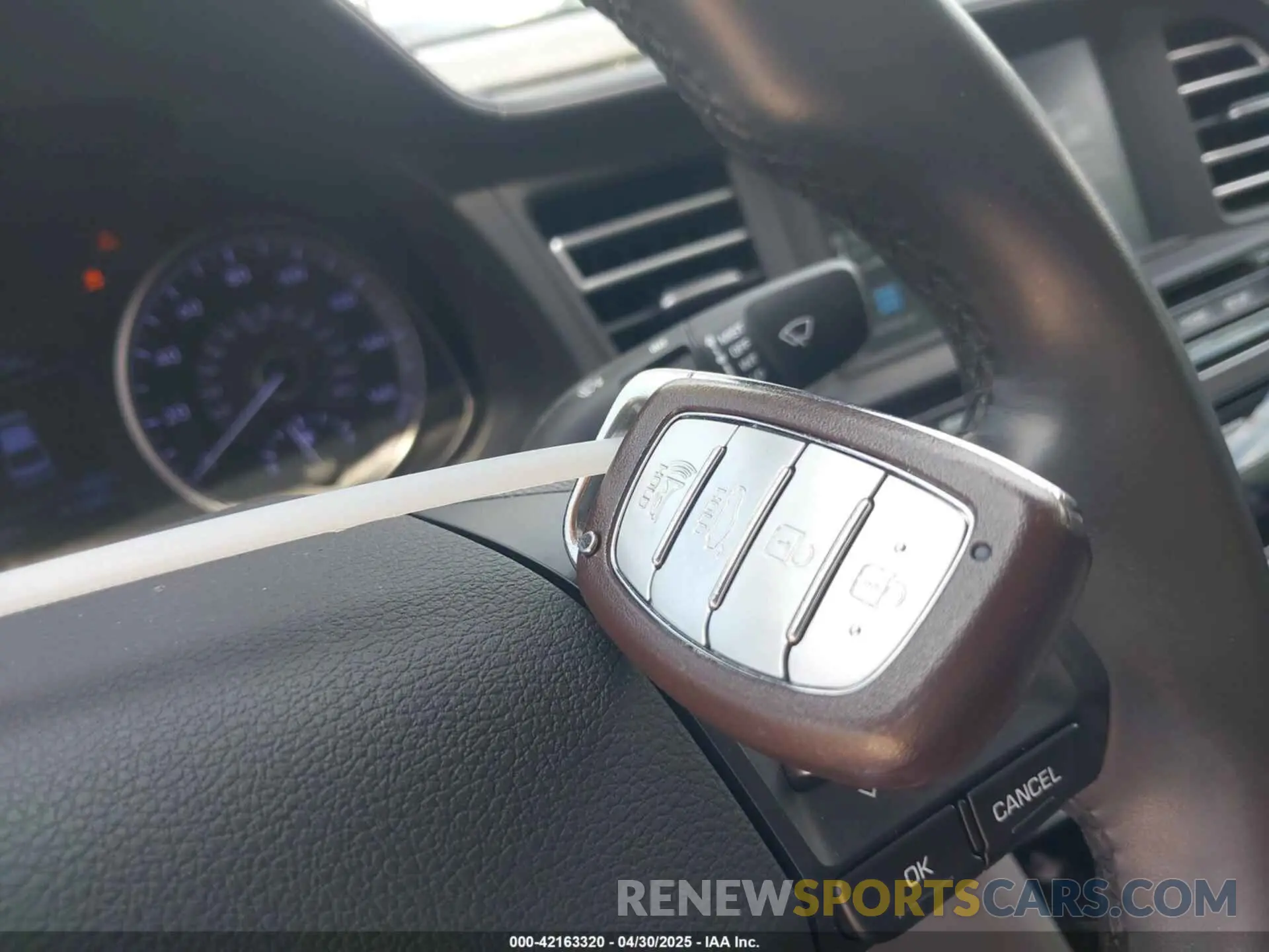11 Photograph of a damaged car 5NPD84LF5KH445843 HYUNDAI ELANTRA 2019