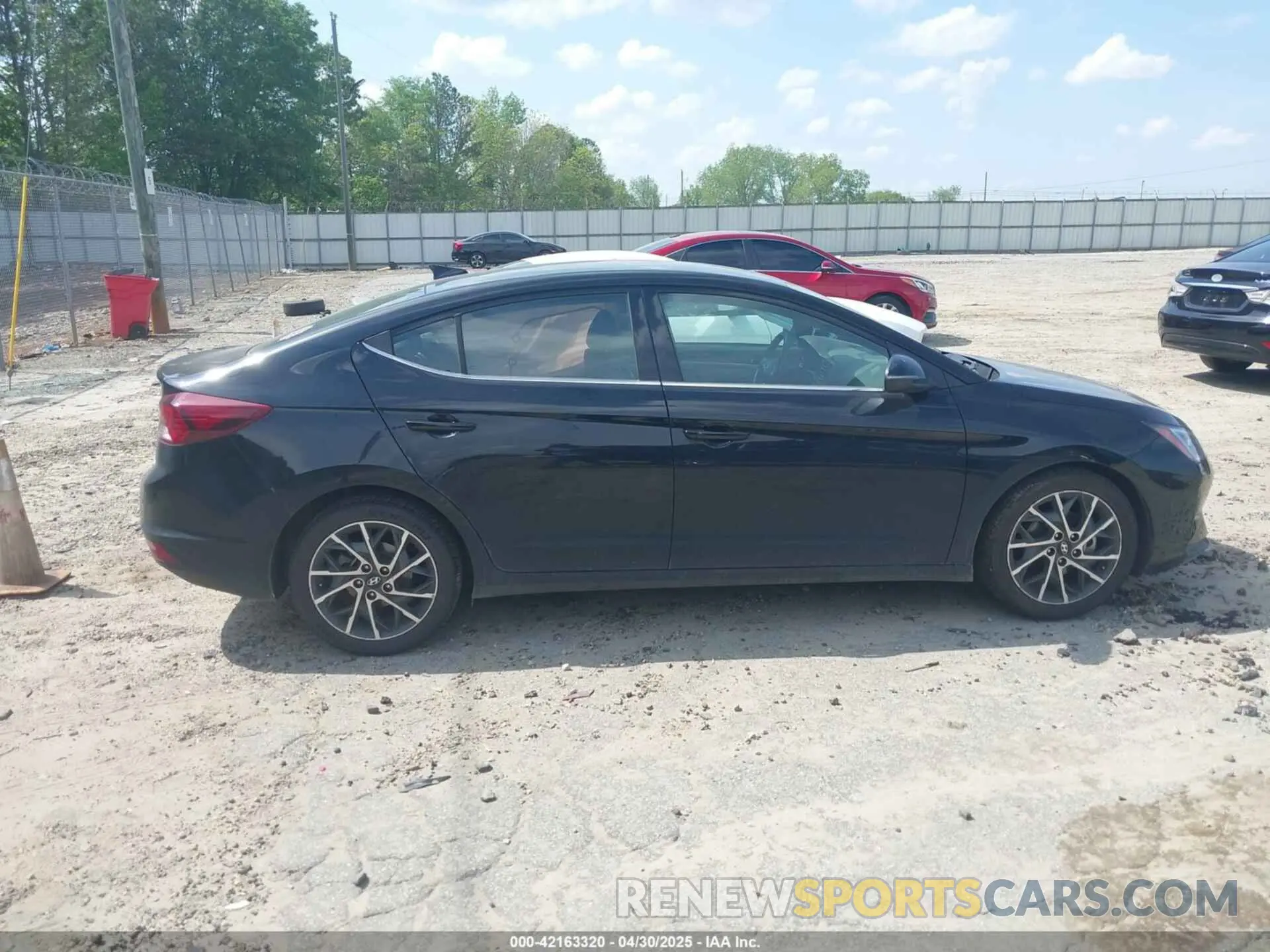 13 Photograph of a damaged car 5NPD84LF5KH445843 HYUNDAI ELANTRA 2019