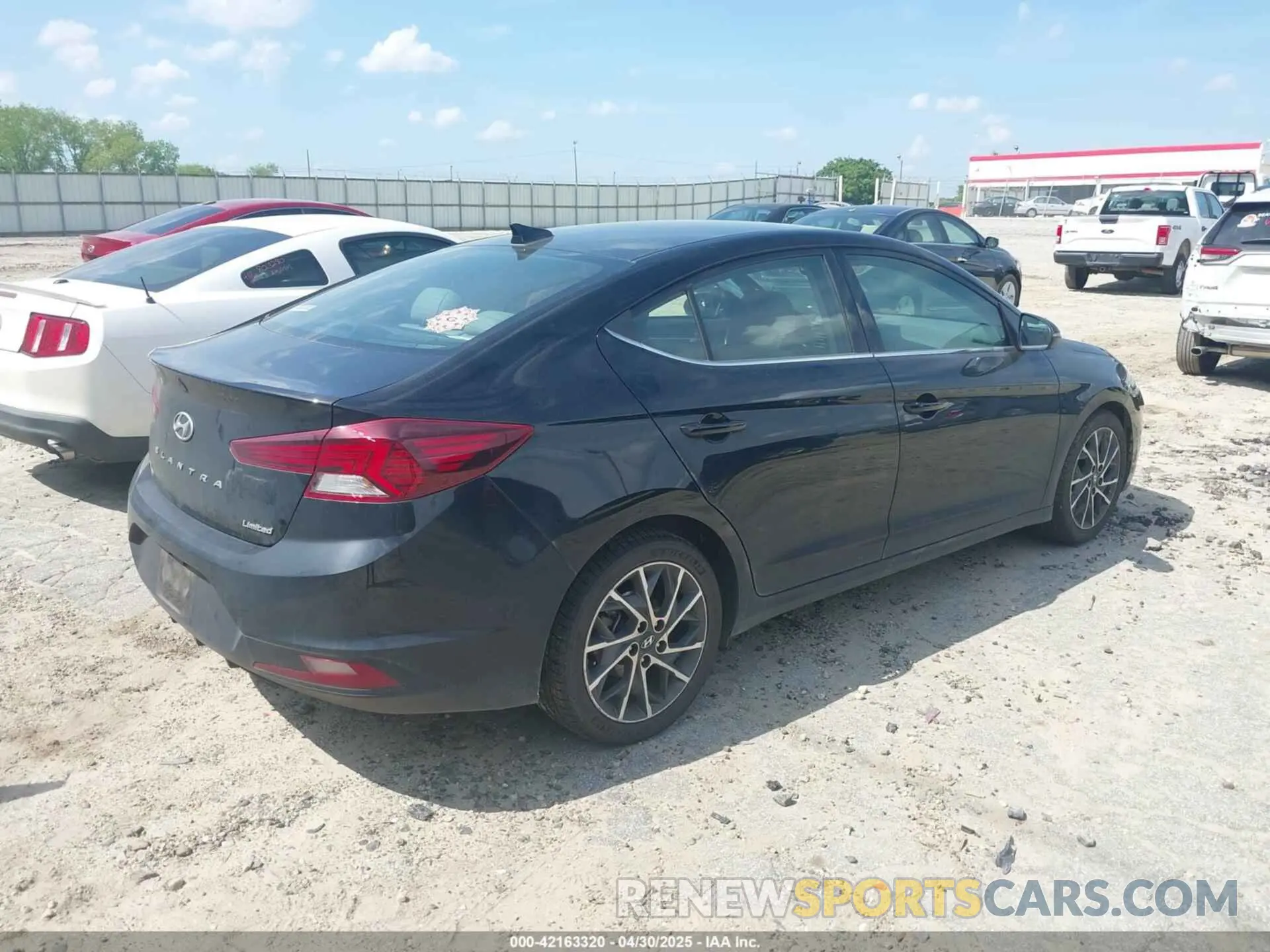 4 Photograph of a damaged car 5NPD84LF5KH445843 HYUNDAI ELANTRA 2019
