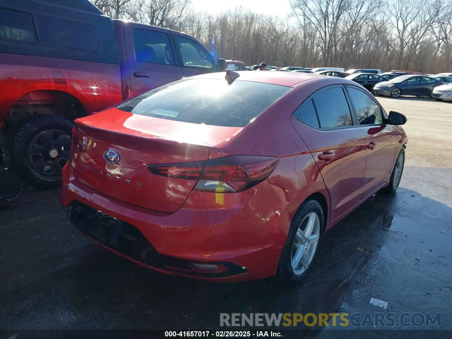 4 Photograph of a damaged car 5NPD84LF5KH448404 HYUNDAI ELANTRA 2019