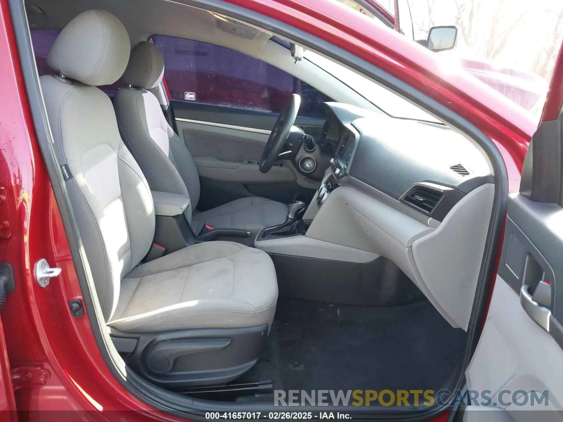 5 Photograph of a damaged car 5NPD84LF5KH448404 HYUNDAI ELANTRA 2019
