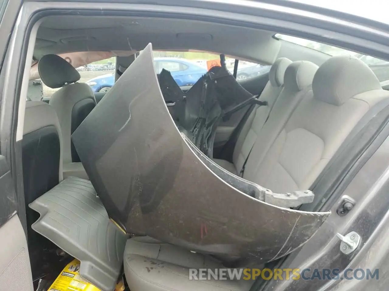 10 Photograph of a damaged car 5NPD84LF5KH452226 HYUNDAI ELANTRA 2019