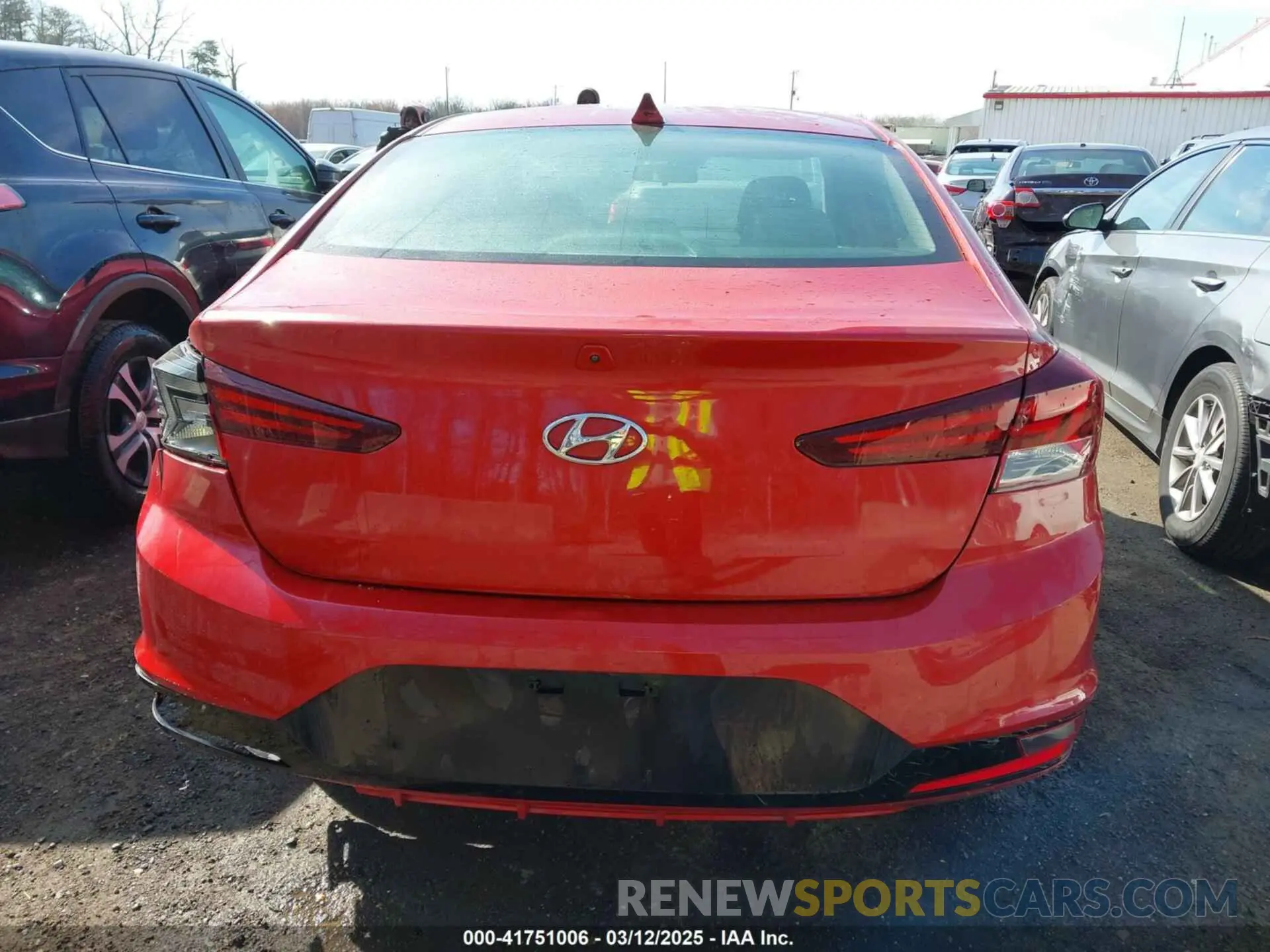 16 Photograph of a damaged car 5NPD84LF5KH466241 HYUNDAI ELANTRA 2019