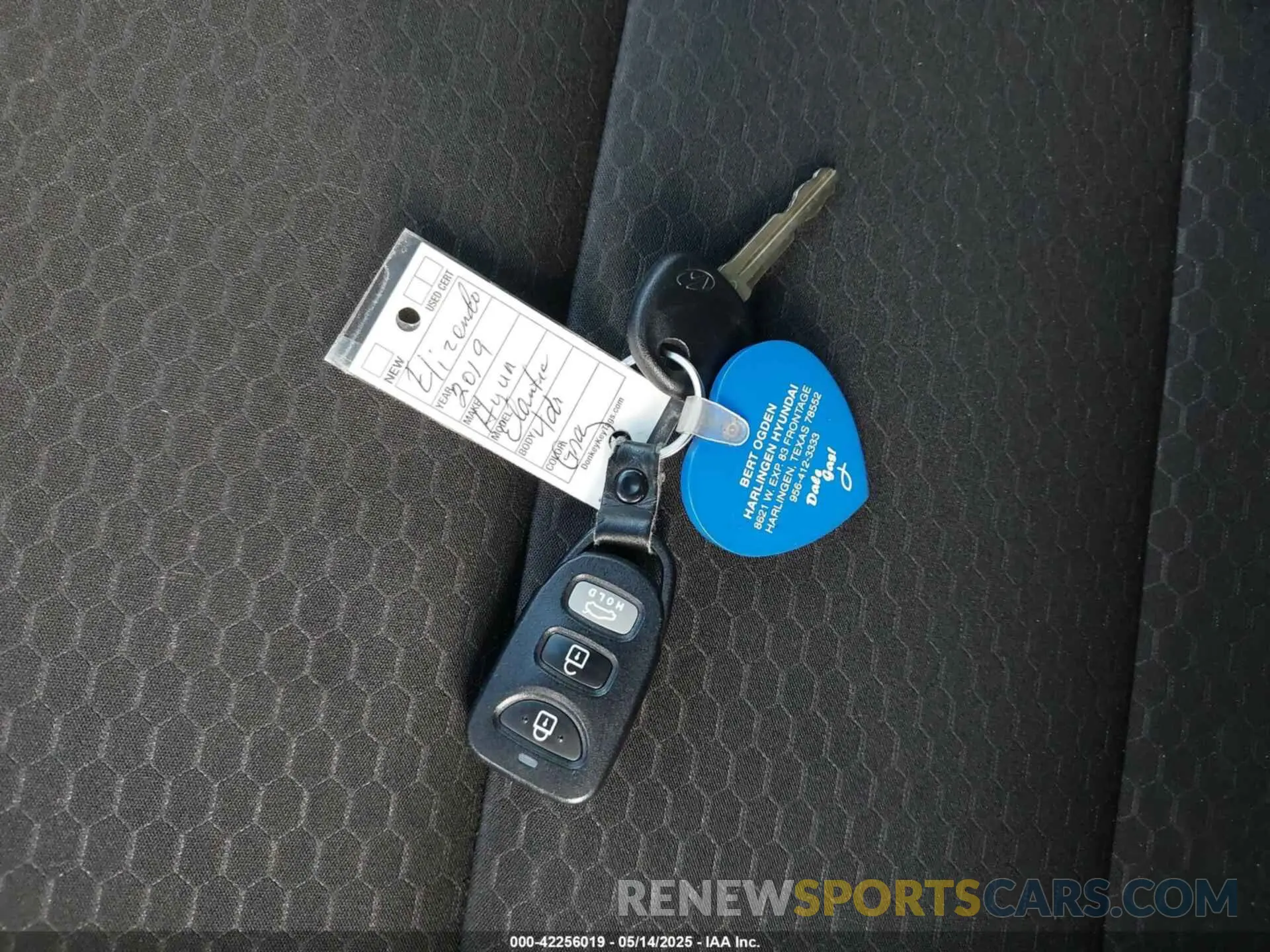 11 Photograph of a damaged car 5NPD84LF5KH476560 HYUNDAI ELANTRA 2019