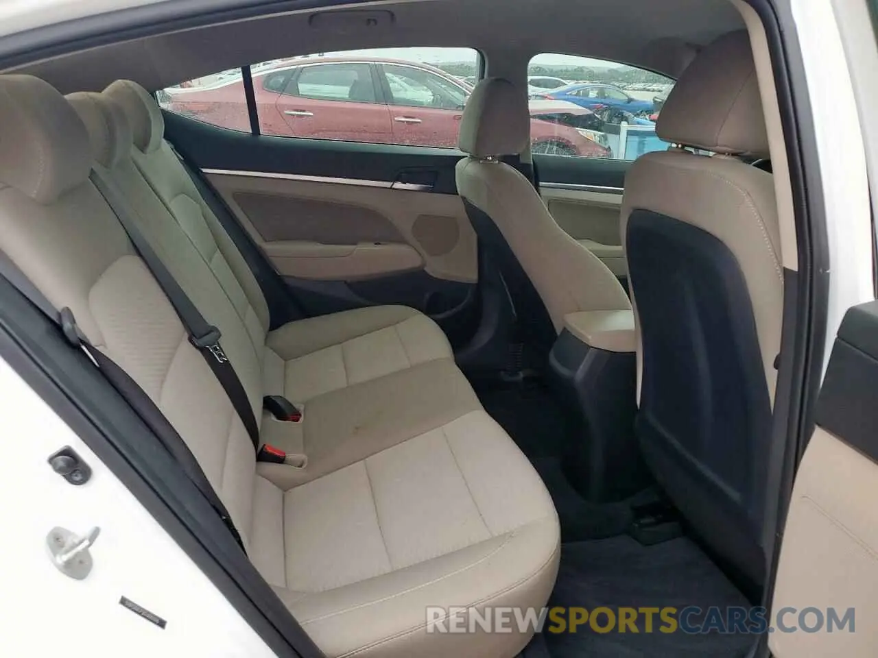 10 Photograph of a damaged car 5NPD84LF5KH480396 HYUNDAI ELANTRA 2019