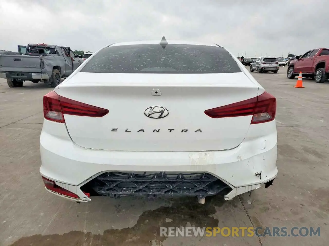 6 Photograph of a damaged car 5NPD84LF5KH480396 HYUNDAI ELANTRA 2019