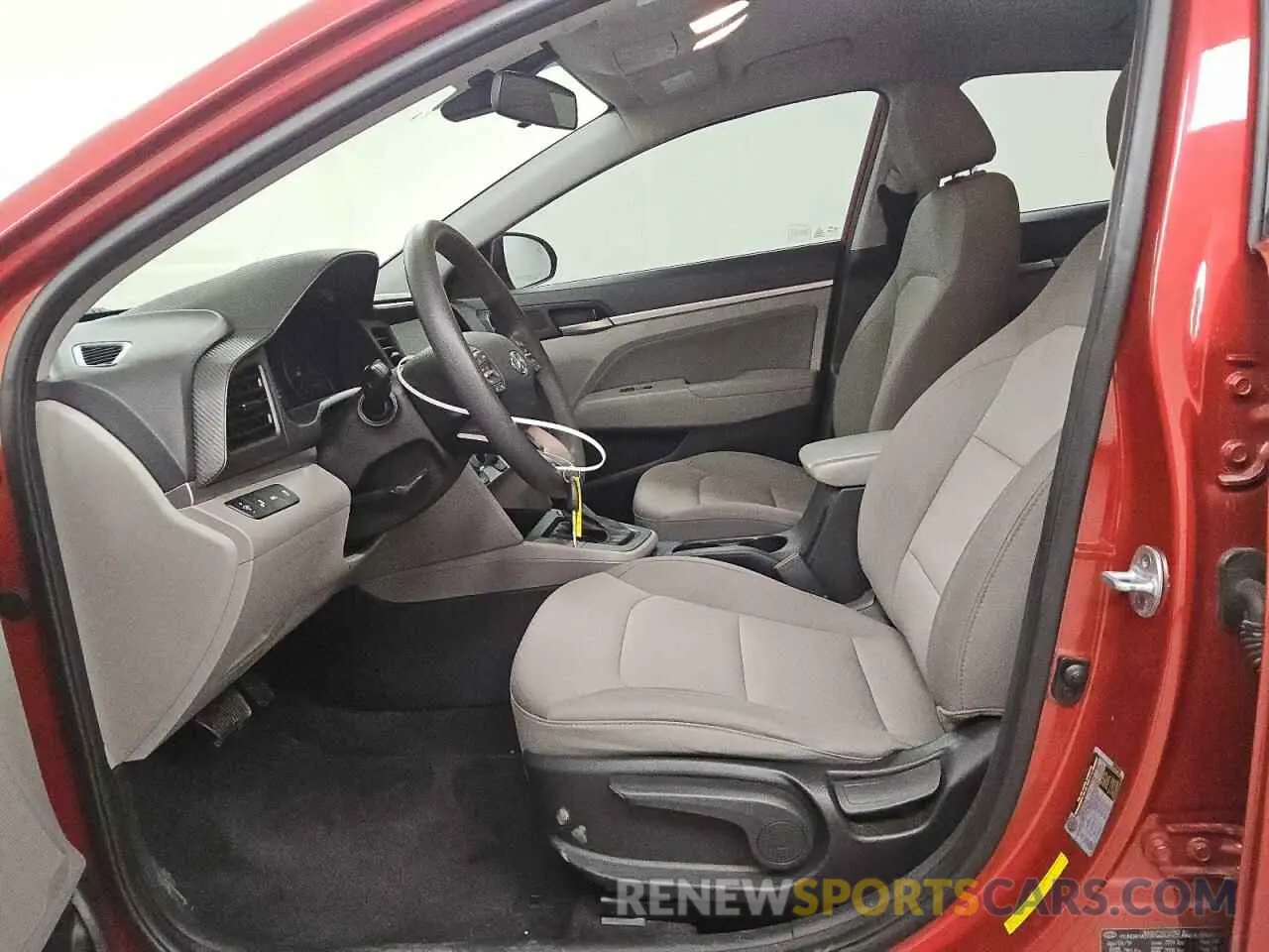 7 Photograph of a damaged car 5NPD84LF5KH487333 HYUNDAI ELANTRA 2019