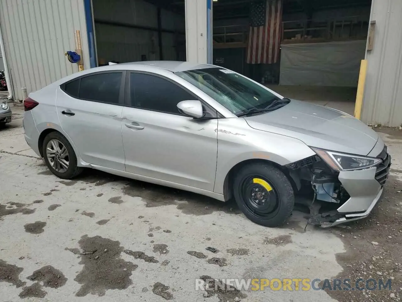 4 Photograph of a damaged car 5NPD84LF6KH401866 HYUNDAI ELANTRA 2019